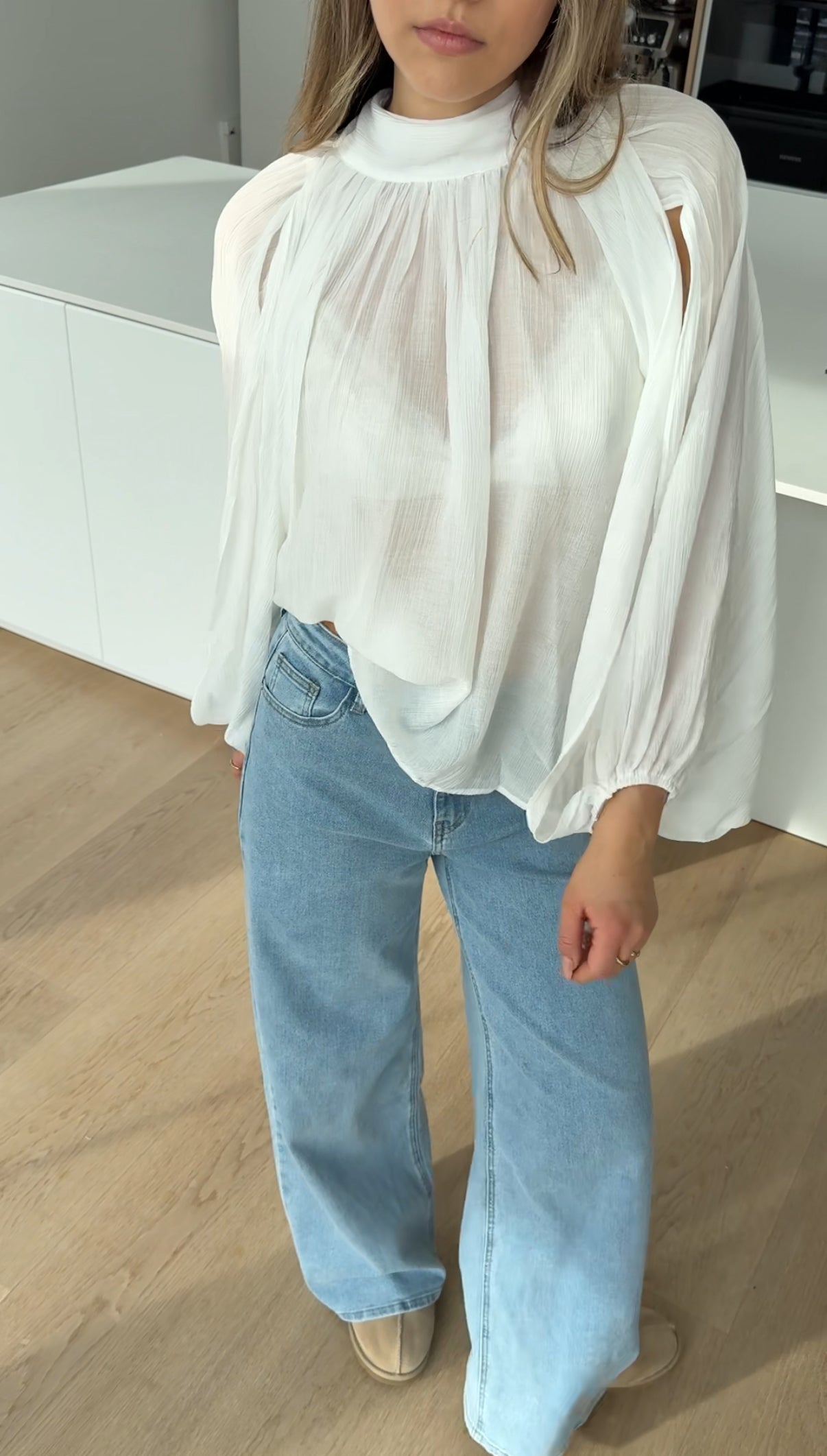 Silvia — Blusa Cuello Alto Blanca
