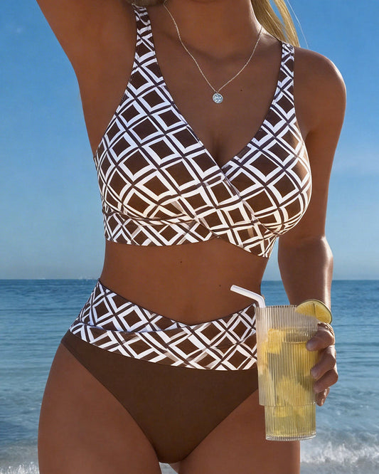 Naia — Bikini Estampado Geométrico Copa Cruzada