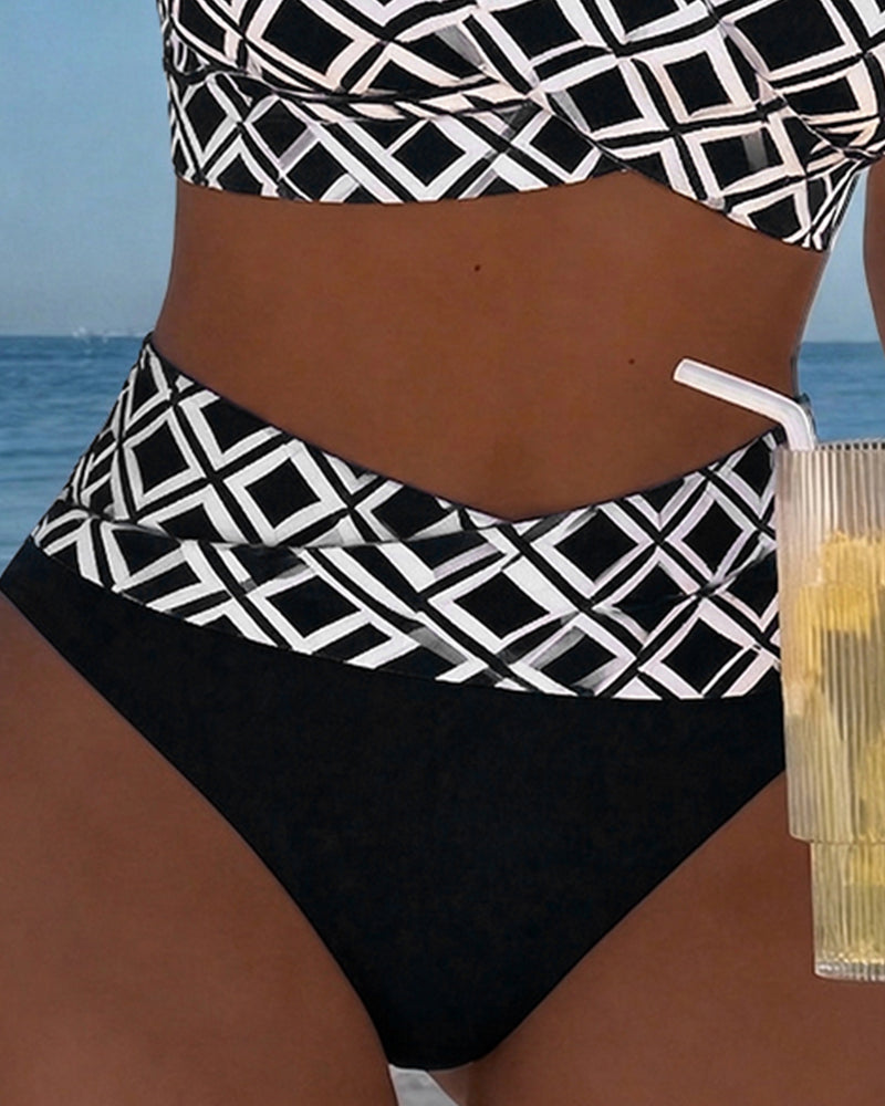 Naia — Bikini Estampado Geométrico Copa Cruzada