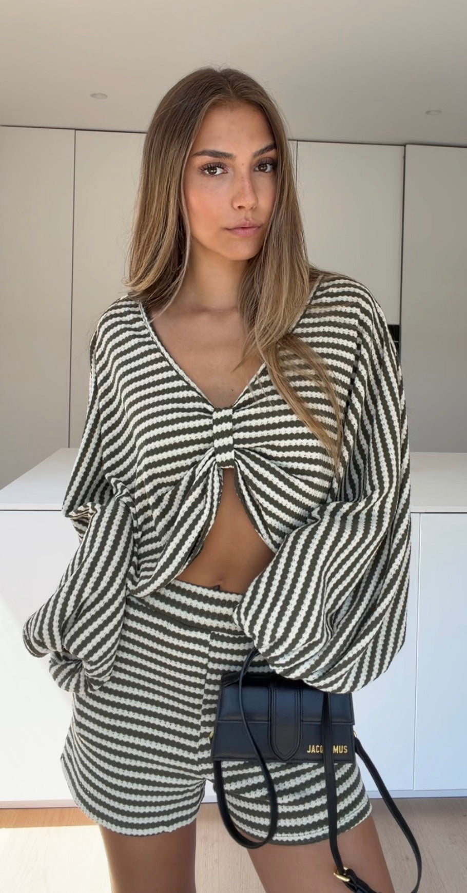 Aitana — Conjunto Top Nudo y Short Rayas