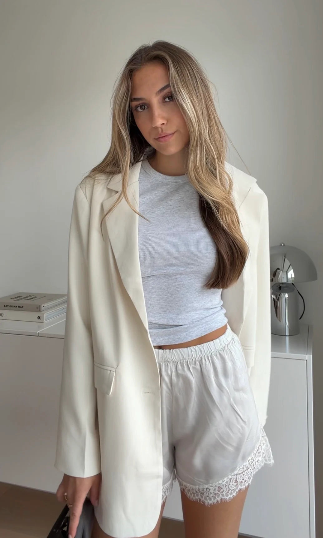 Elsa — Short Satinado Encaje