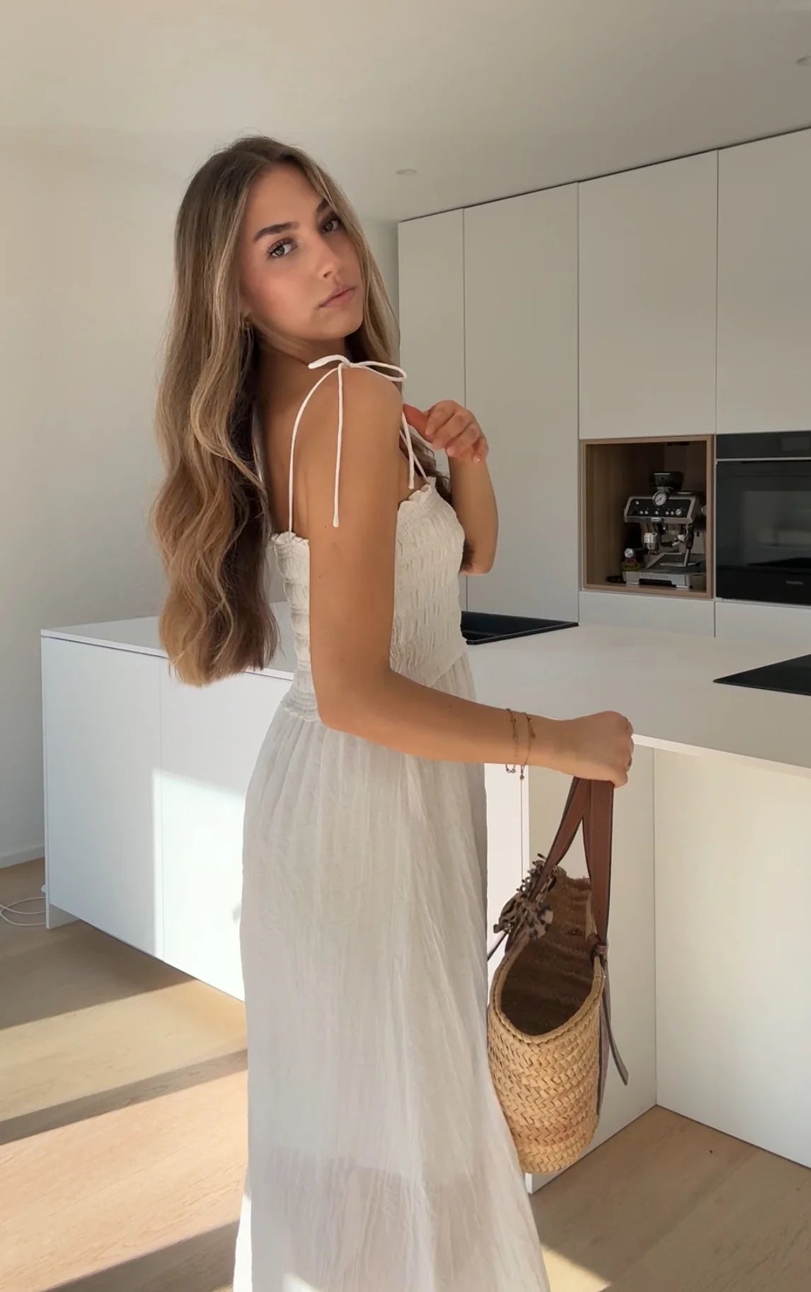 Valeria — Vestido Midi Fruncido