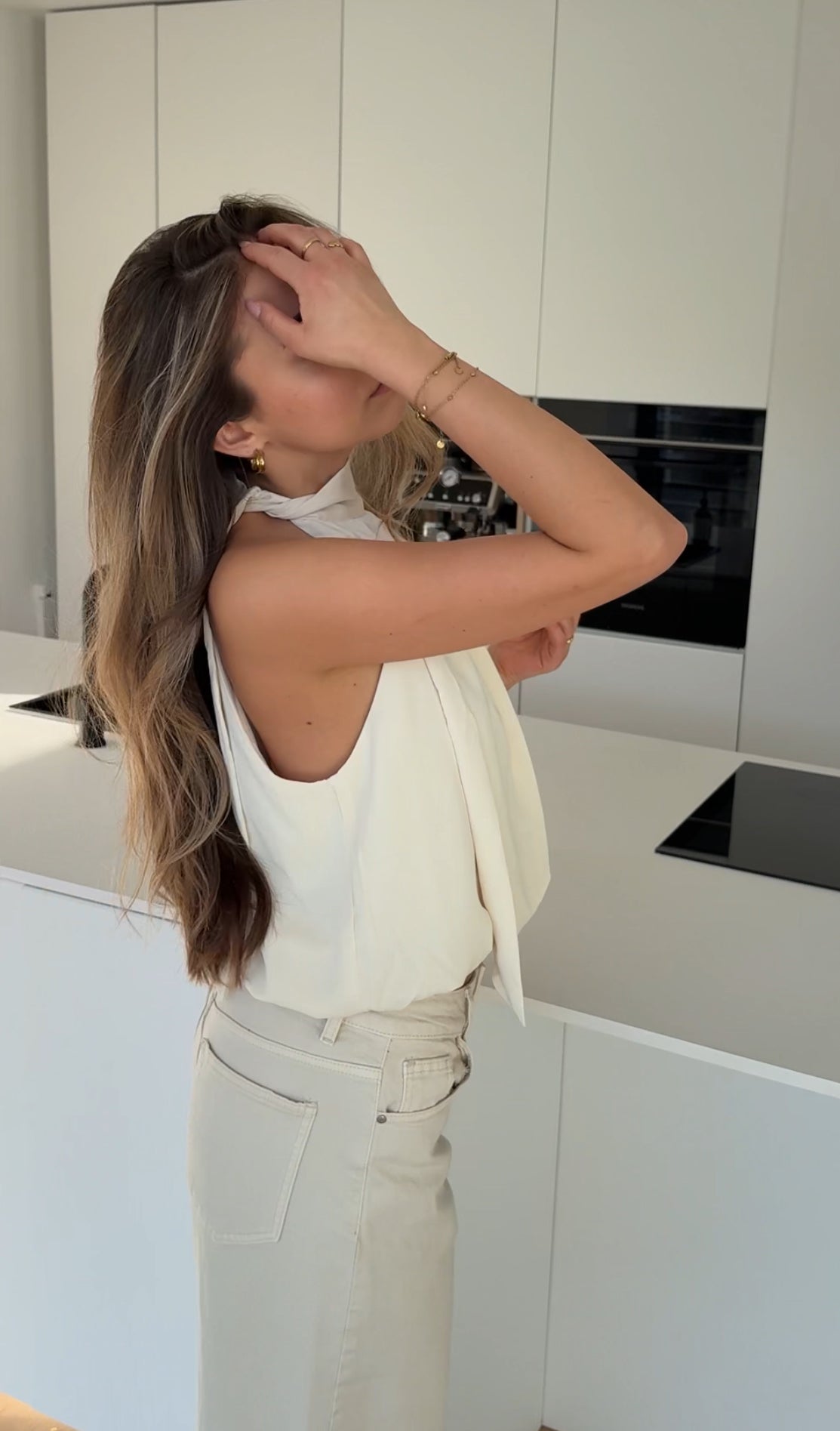 Nuria — Top Cuello Alto Beige