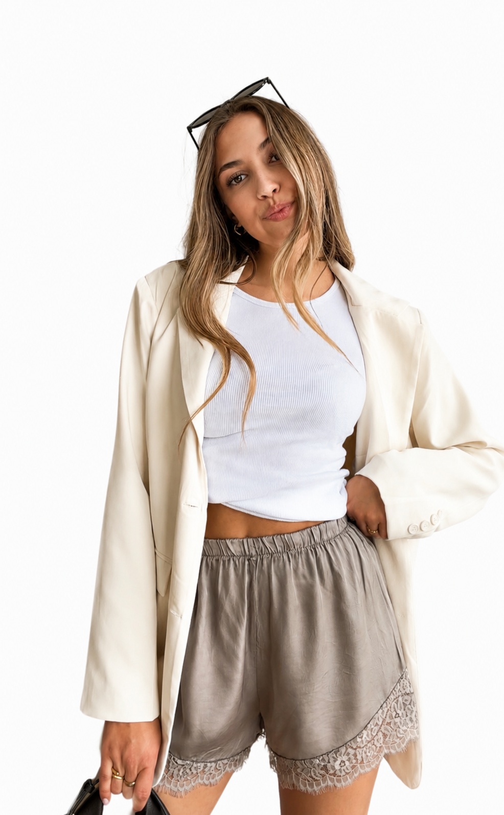 Elsa — Short Satinado Encaje