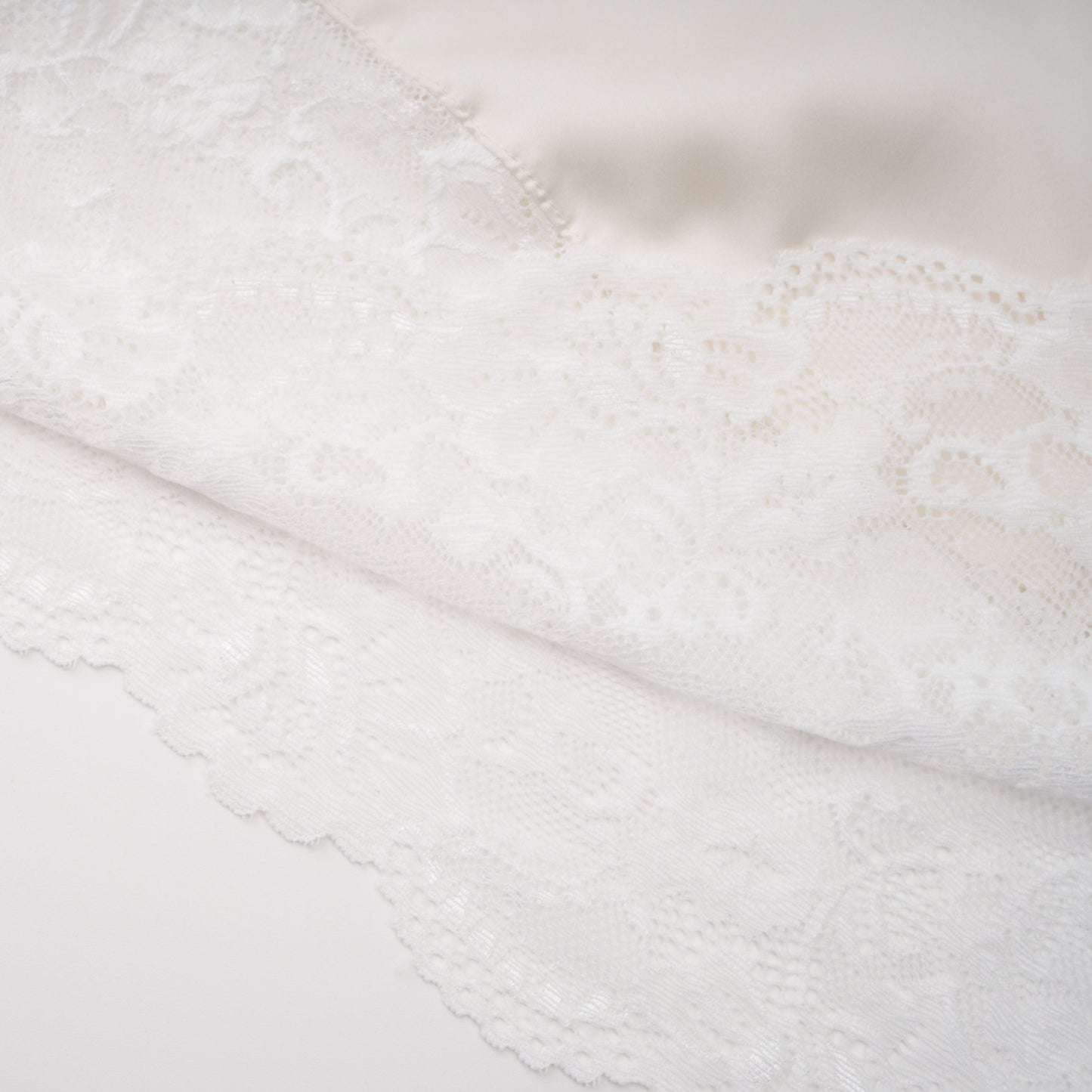 Camille — Vestido Mini Escote Corazón Encaje