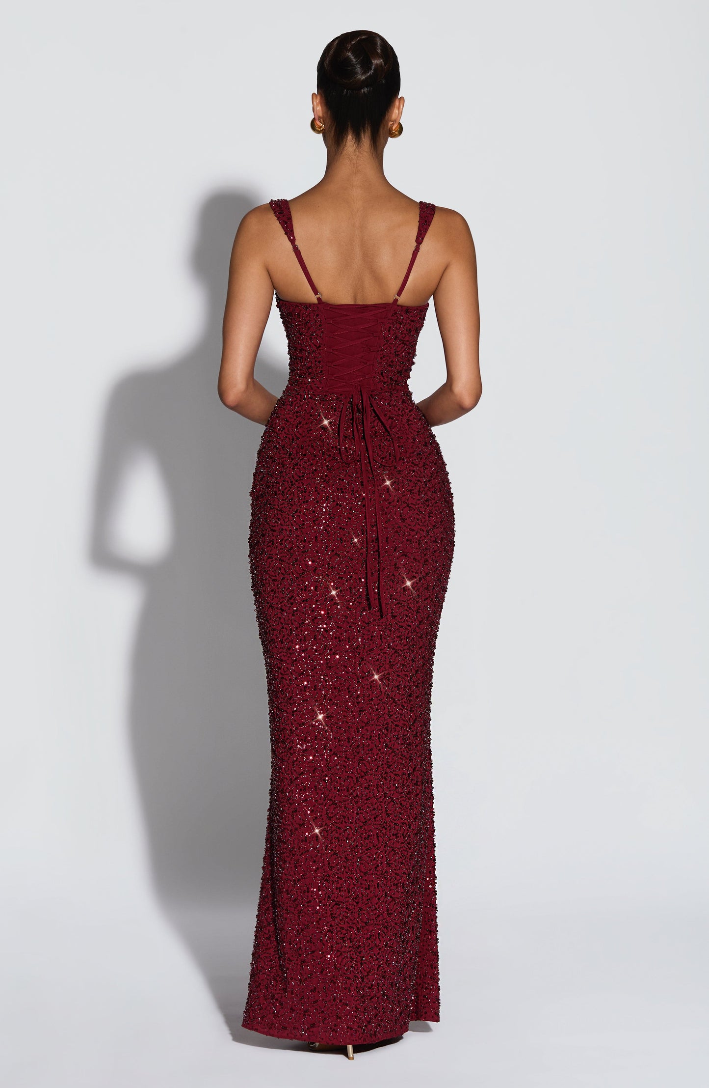 Isabela — Vestido Maxi Lentejuelas Escote Cuadrado