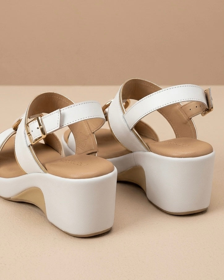Vera — Sandalias de Piel con Hebilla